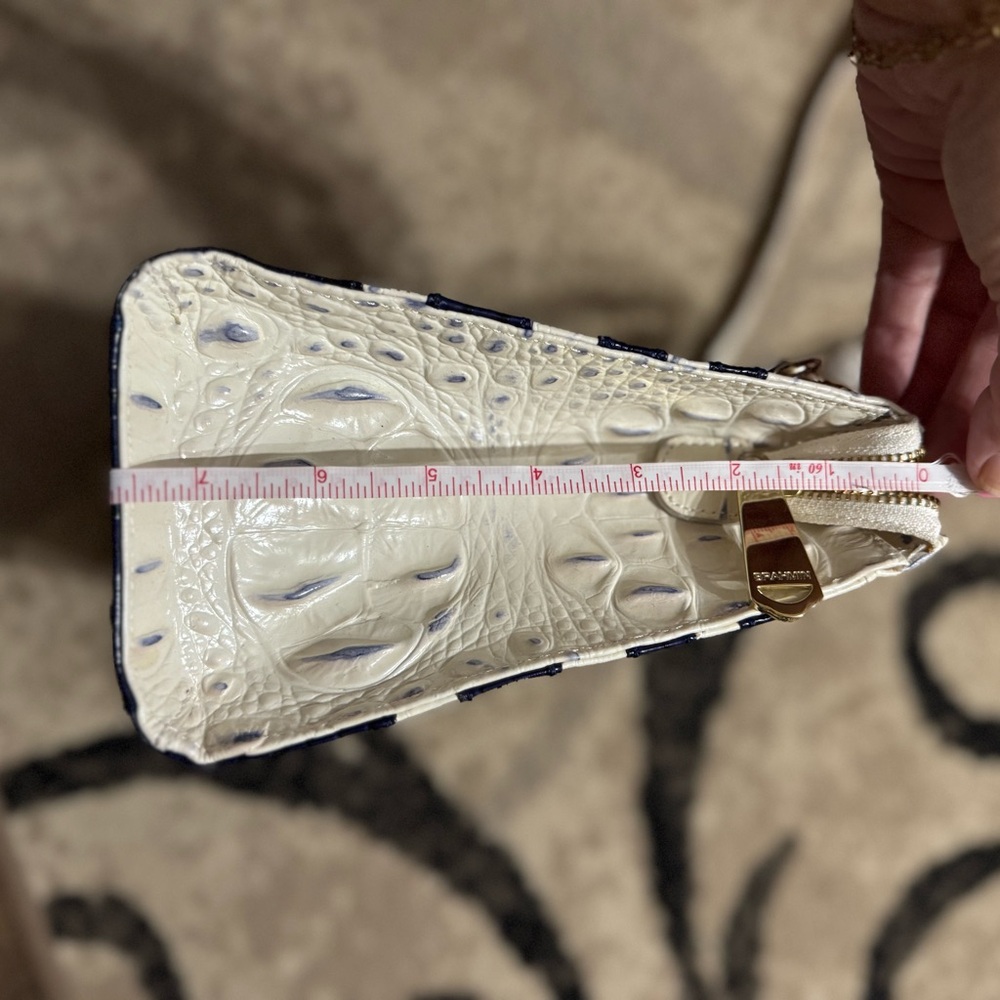PERFECT Brahmin White and Navy Crocodile Embossed Duxberry Style Satchel - Picture 14 of 16